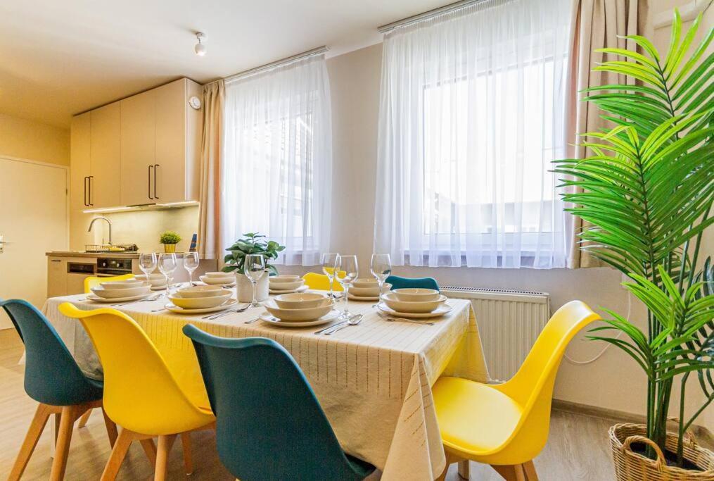 Roomy Apartment 80Sqm At City Center Free Parking Space, Ac & Balcony Budapest Esterno foto