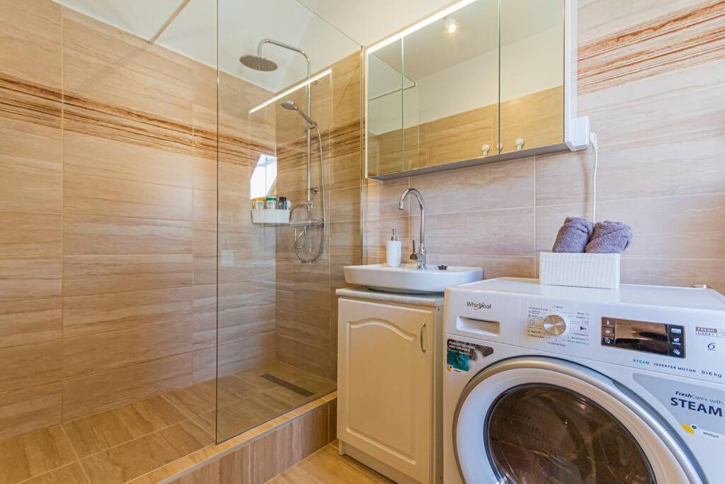 Roomy Apartment 80Sqm At City Center Free Parking Space, Ac & Balcony Budapest Esterno foto