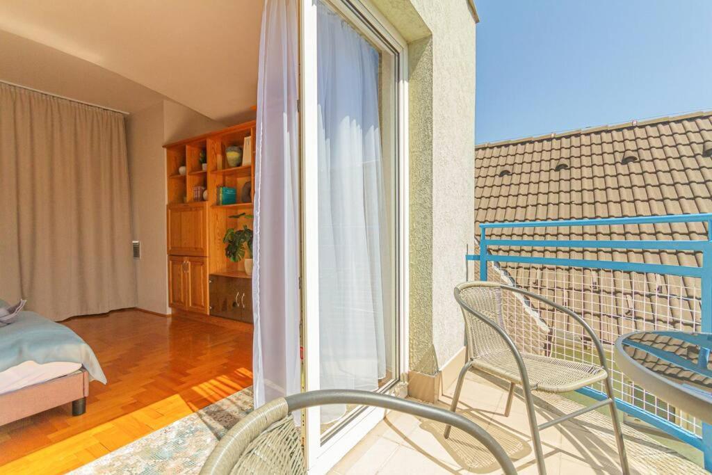 Roomy Apartment 80Sqm At City Center Free Parking Space, Ac & Balcony Budapest Esterno foto