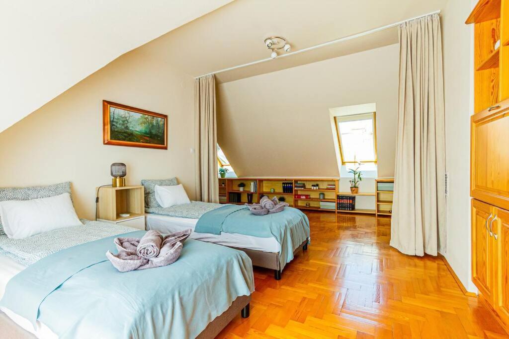 Roomy Apartment 80Sqm At City Center Free Parking Space, Ac & Balcony Budapest Esterno foto