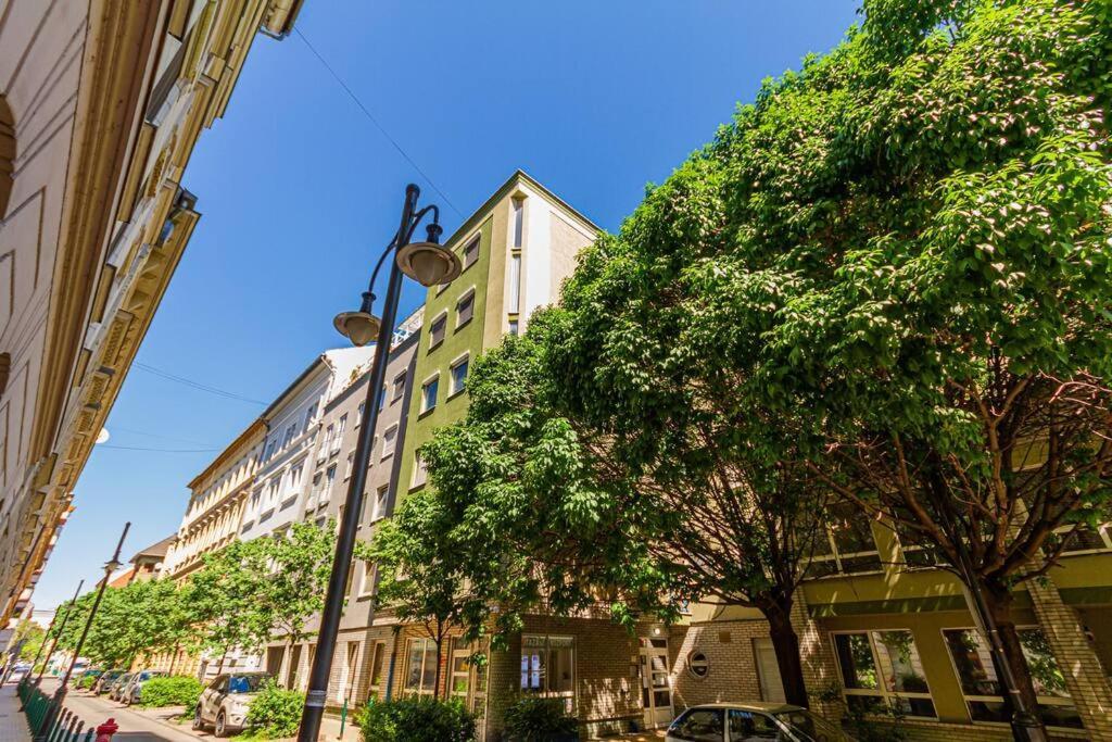 Roomy Apartment 80Sqm At City Center Free Parking Space, Ac & Balcony Budapest Esterno foto