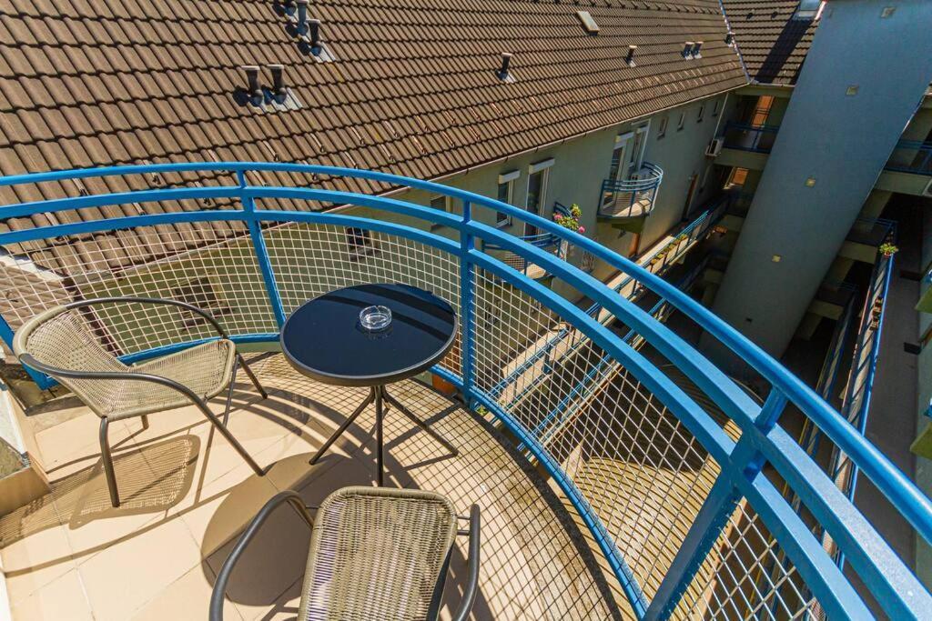 Roomy Apartment 80Sqm At City Center Free Parking Space, Ac & Balcony Budapest Esterno foto
